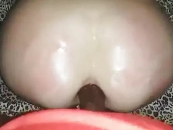 Debbo ɓurɗo moƴƴude anal 2018, cuckold ina ɓuuɓna anal mum.