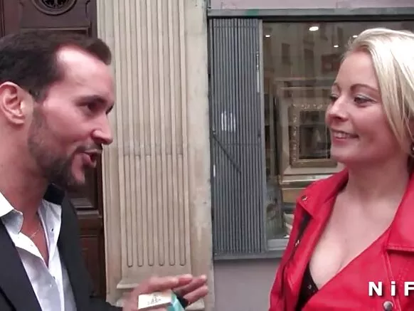 Blonde française fucked pour anal sous-titre dans le puse.