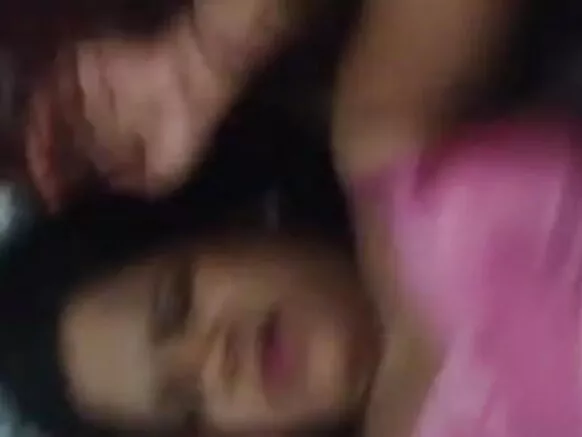 Booty mawɗo mawɗo indiyanke aunty fucked tiiɗde e nder porno ɓuuɓɗo anal.