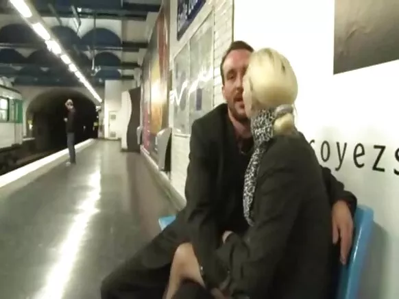Alicia fucked ni amateur anal ni xxx anal ni metro ni William.