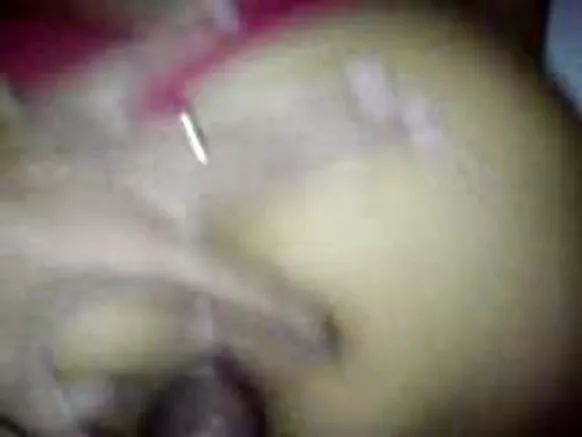 Hay so Geordie Dolor ina wulla gila e anal, hoto njaltin mo e bathtub.