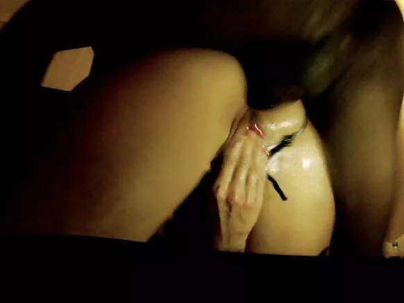 Monster anal des filles janngooɓe, ñalngu ɗiɗaɓuru Farayse to Pari 2.