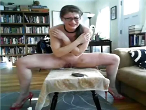 Anal e ɓiɗɗo debbo am naafigaagal yeeso kamera.
