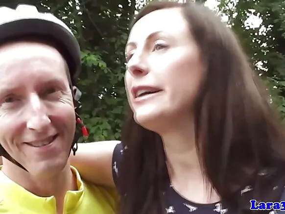 Orop Engele milf e nder sosiyeteeji anal porno video anal e nder talon toowɗo fucks e njoɓdi.