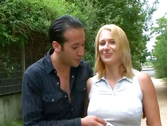 Cute ladde ladde sex anal joyce ɓaleejo heɓde fucked.
